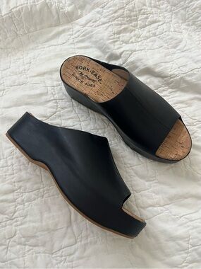 Kork Ease Yazmin Black Leather Platform Slide Sandal